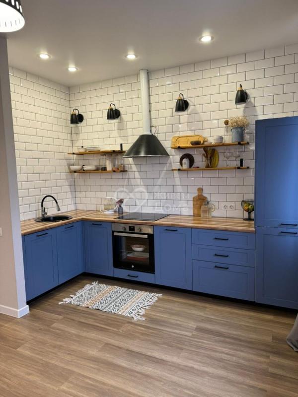 2-комн. квартира, 68 м², 3/24 этаж