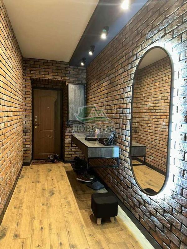 2-комн. квартира, 85 м², 1/9 этаж