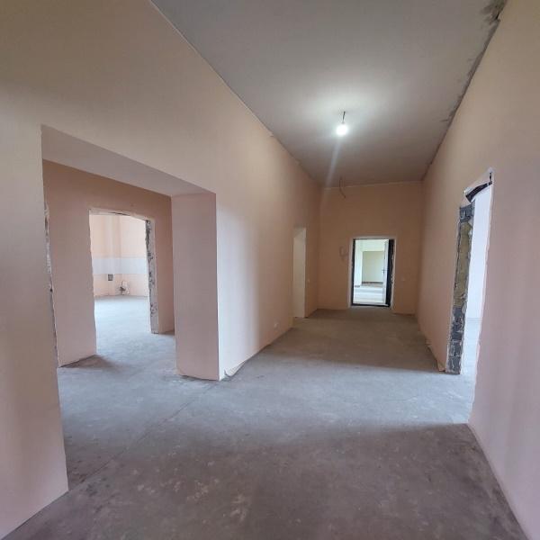 3-комн. квартира, 121 м², 2/4 этаж