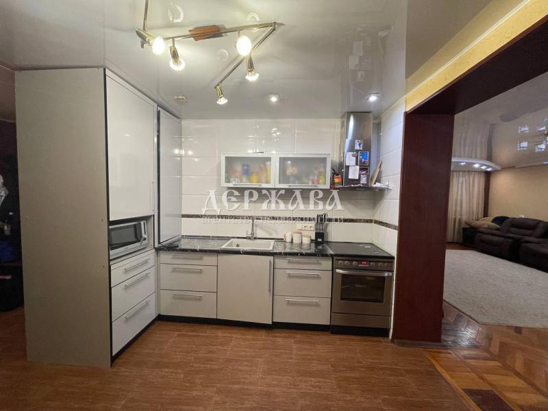 3-комн. квартира, 109 м², 1/4 этаж