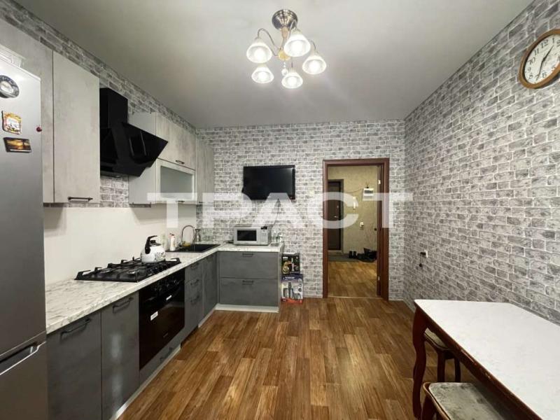 2-комн. квартира, 72 м², 5/10 этаж