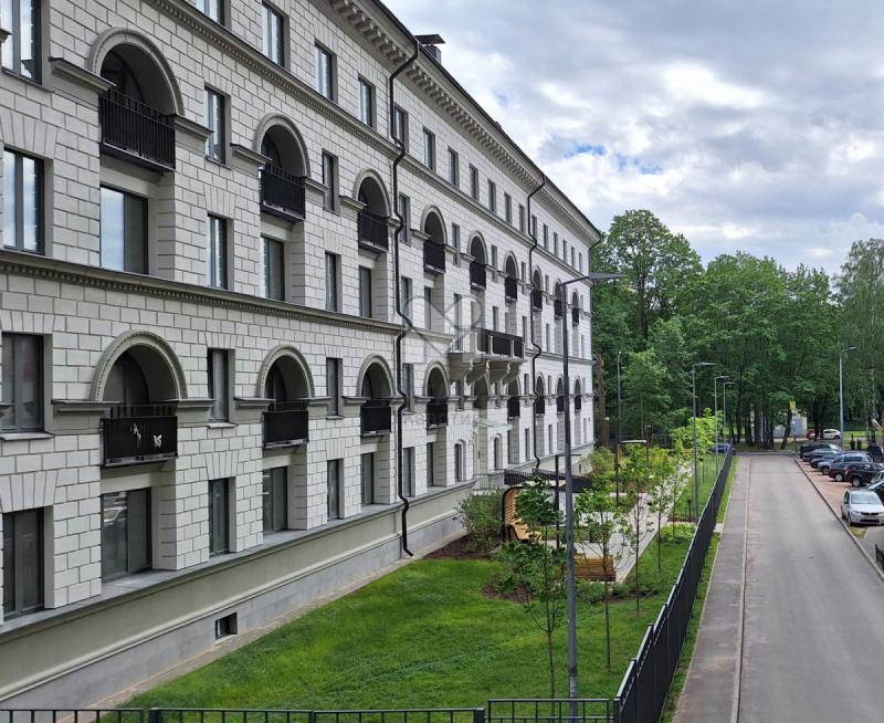 3-комн. квартира, 107 м², 1/6 этаж