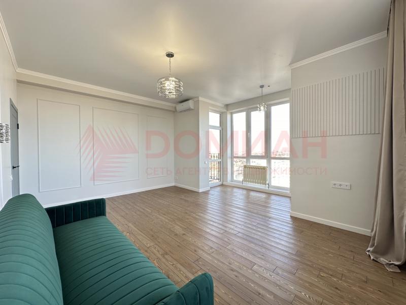 2-комн. квартира, 73 м², 14/17 этаж