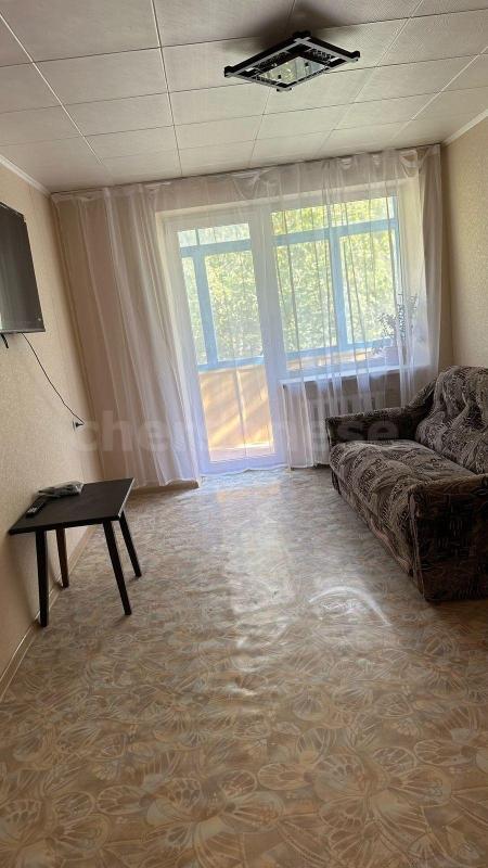 2-комн. квартира, 42 м², 1/5 этаж