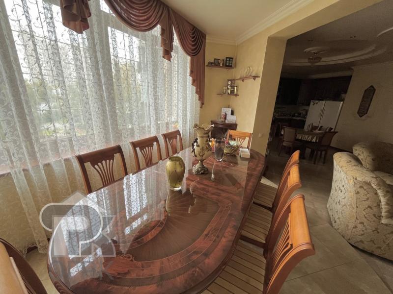 3-комн. квартира, 105 м², 3/16 этаж