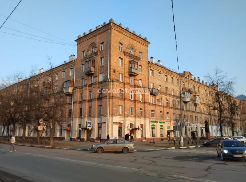 2-комн. квартира, 57 м², 2/5 этаж