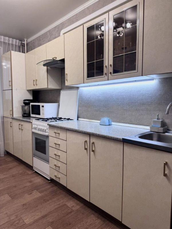 2-комн. квартира, 67 м², 6/10 этаж