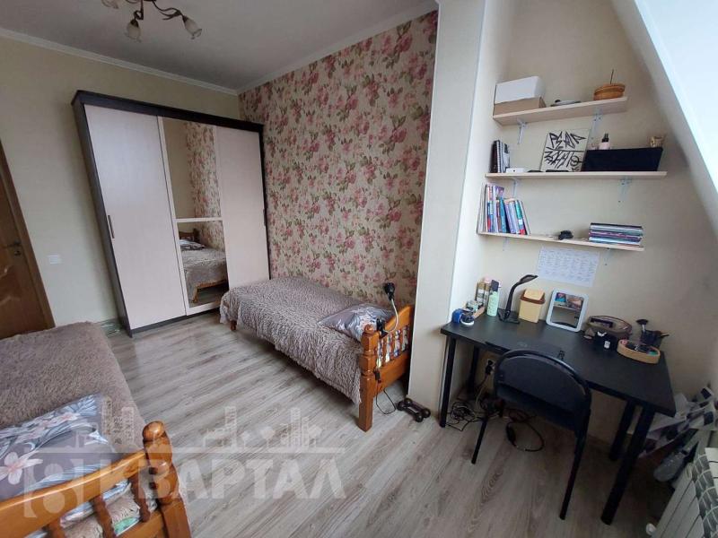 2-комн. квартира, 70 м², 4/4 этаж