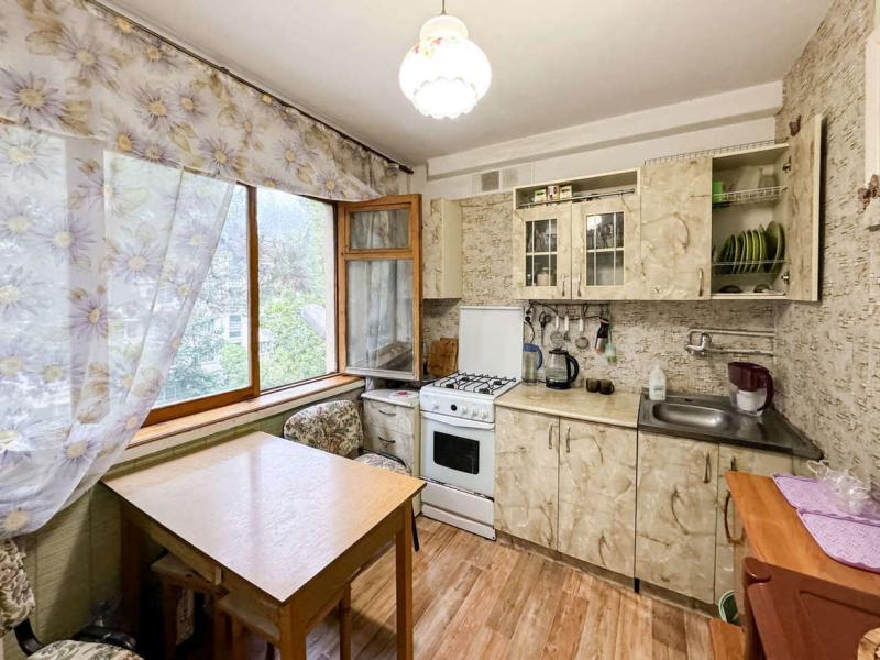 2-комн. квартира, 50 м², 4/5 этаж