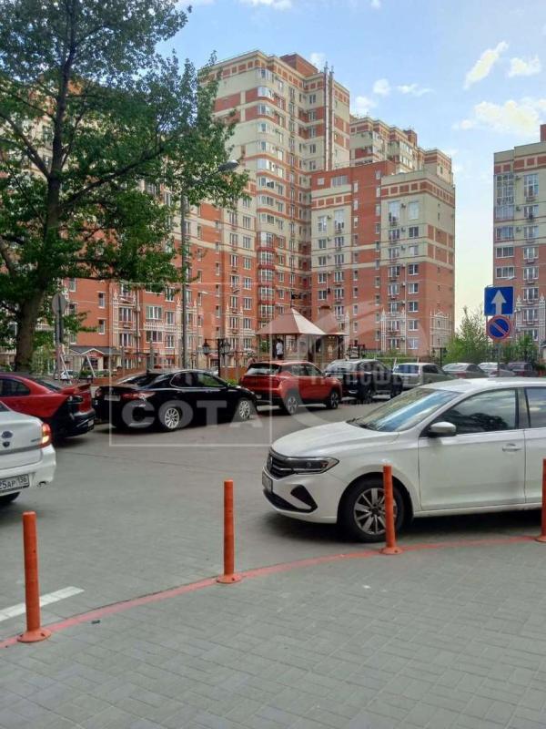 2-комн. квартира, 65 м², 3/17 этаж