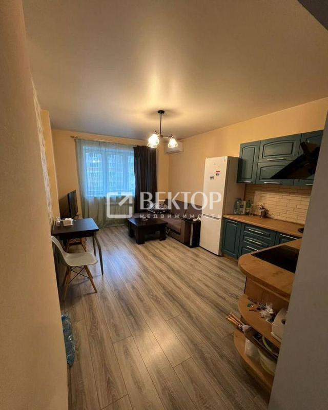 2-комн. квартира, 66 м², 9/17 этаж