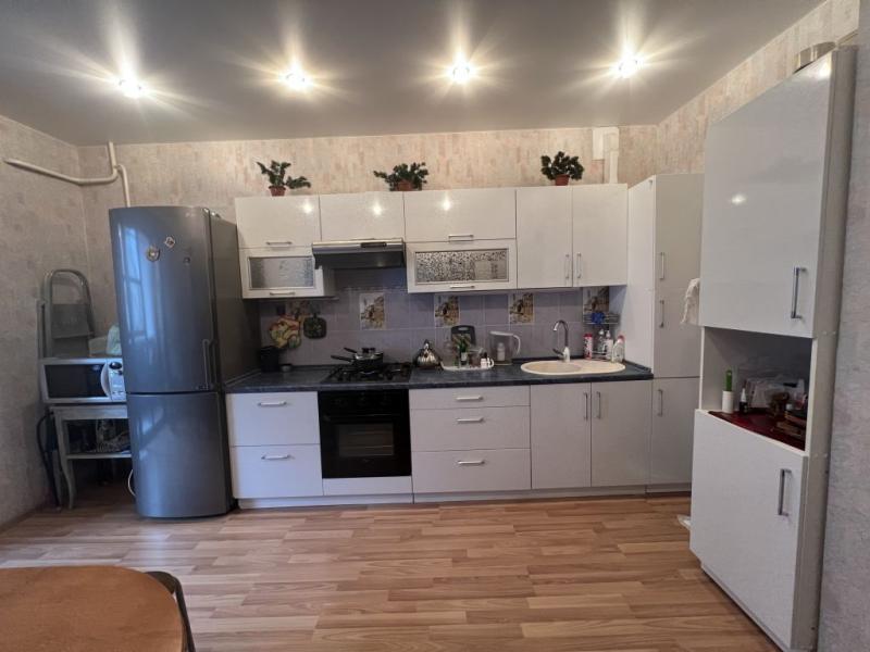 2-комн. квартира, 72 м², 1/6 этаж