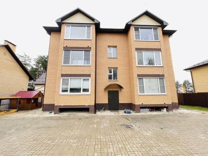 2-комн. квартира, 79.7 м², 1/3 этаж