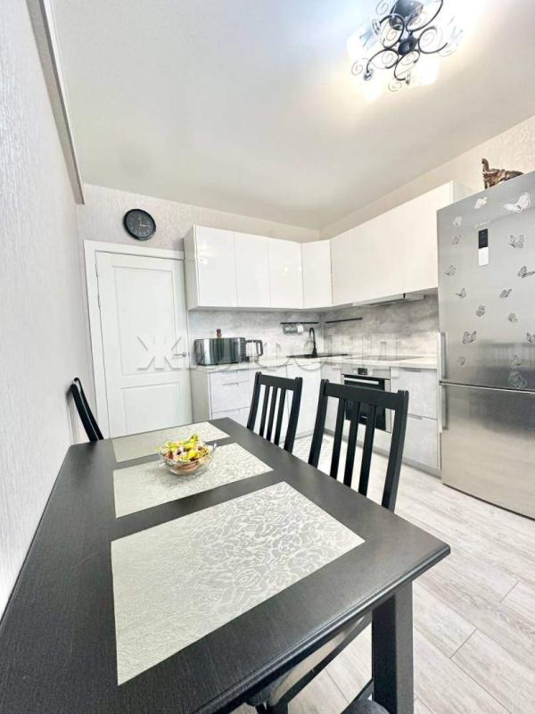 2-комн. квартира, 68.1 м², 8/10 этаж