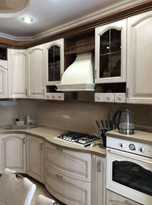 2-комн. квартира, 70 м², 3/5 этаж