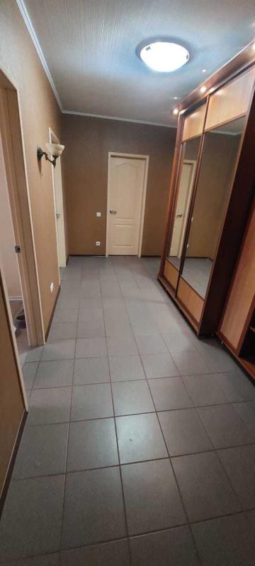 2-комн. квартира, 76 м², 10/10 этаж