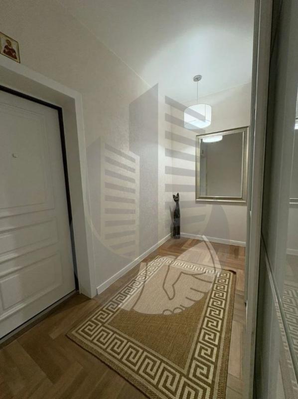 2-комн. квартира, 65 м², 10/19 этаж