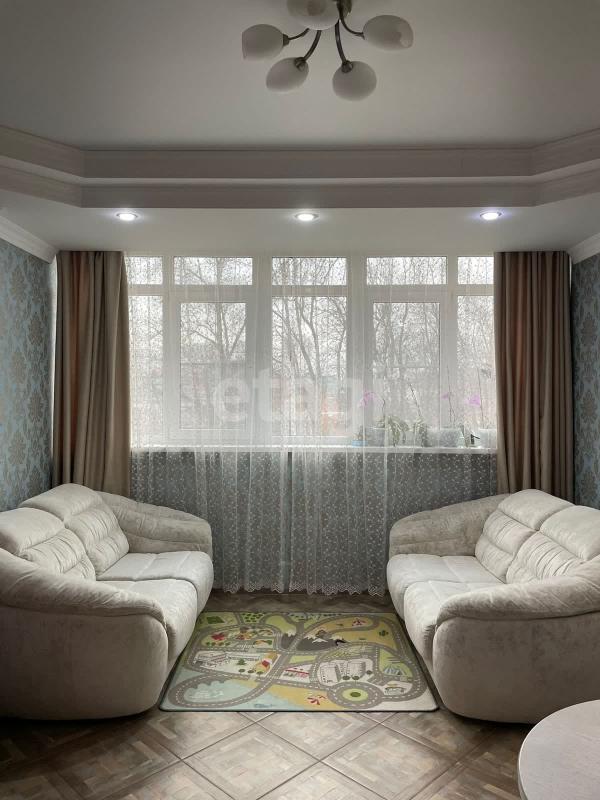 2-комн. квартира, 72.2 м², 2/4 этаж