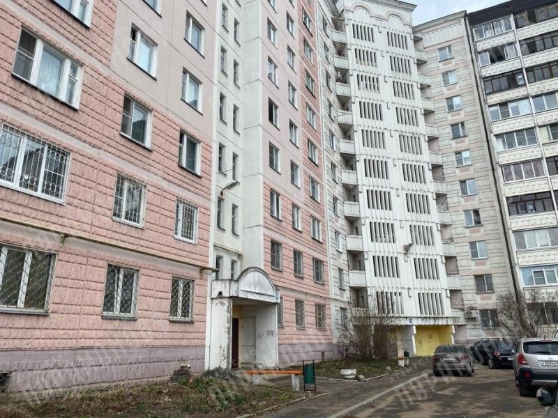 2-комн. квартира, 76.1 м², 1/10 этаж