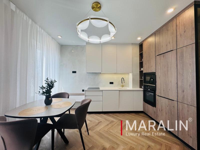 2-комн. квартира, 43 м², 8/25 этаж