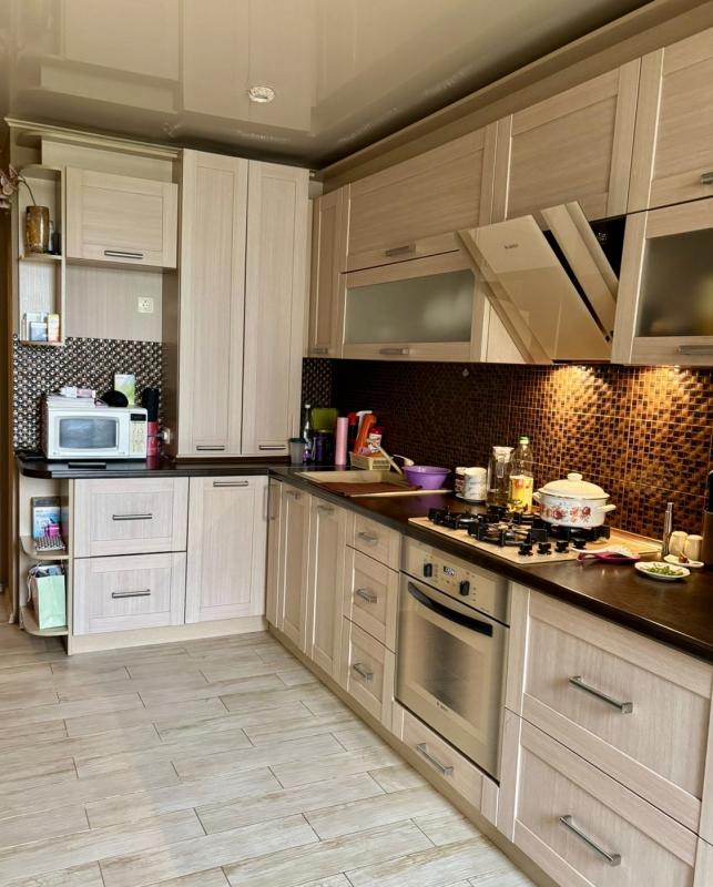 2-комн. квартира, 76 м², 7/10 этаж