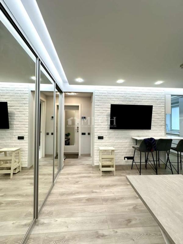 3-комн. квартира, 55 м², 2/8 этаж
