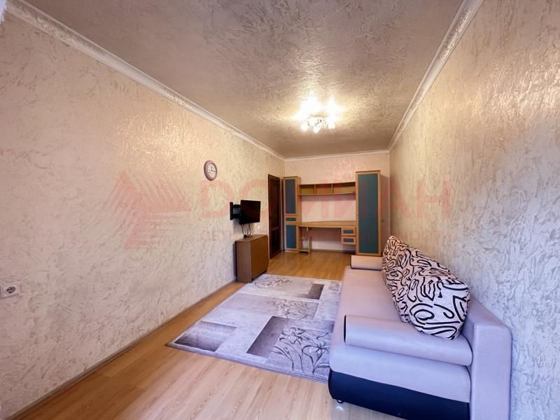 2-комн. квартира, 60 м², 3/14 этаж