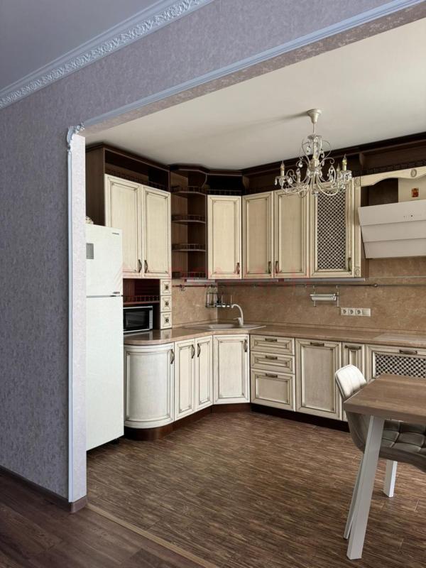 2-комн. квартира, 67 м², 8/10 этаж
