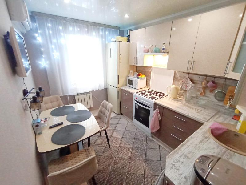 2-комн. квартира, 52 м², 10/10 этаж