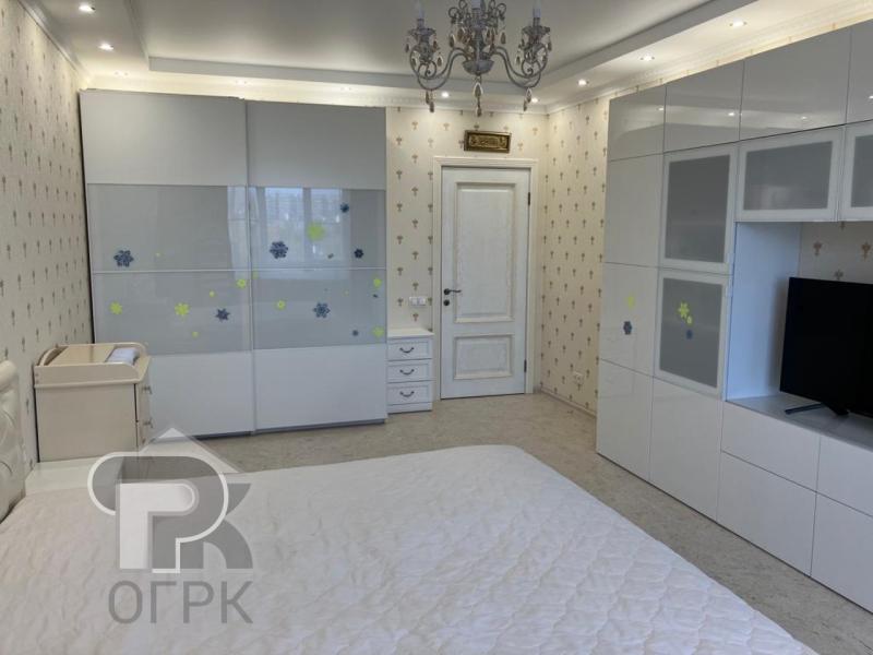 2-комн. квартира, 77.2 м², 8/20 этаж