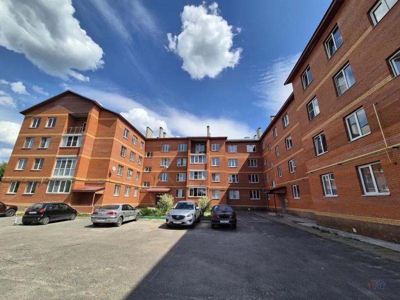 2-комн. квартира, 60.8 м², 4/4 этаж