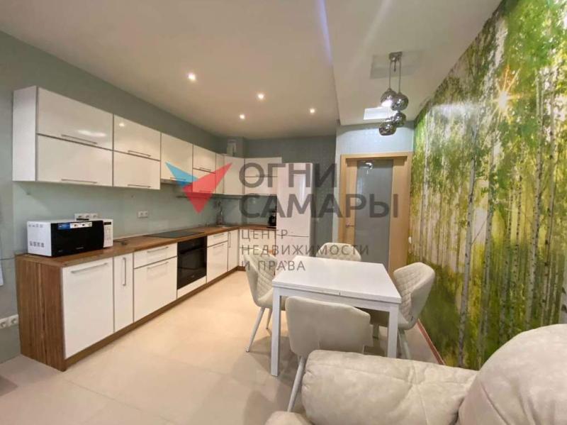 2-комн. квартира, 76 м², 10/23 этаж