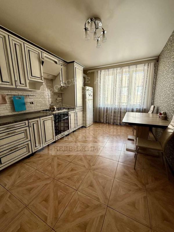2-комн. квартира, 67 м², 5/5 этаж