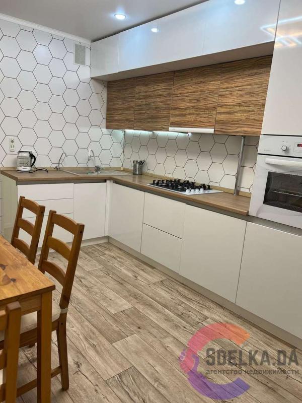 2-комн. квартира, 57.8 м², 13/14 этаж