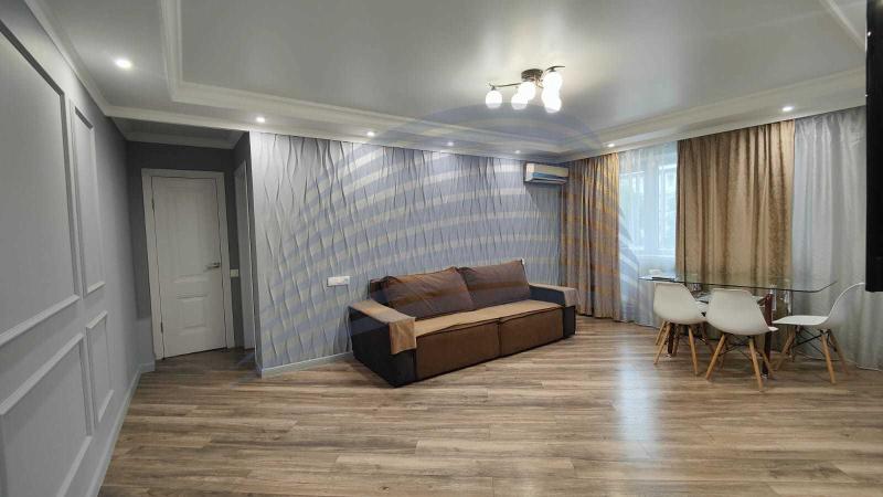 2-комн. квартира, 42 м², 2/5 этаж