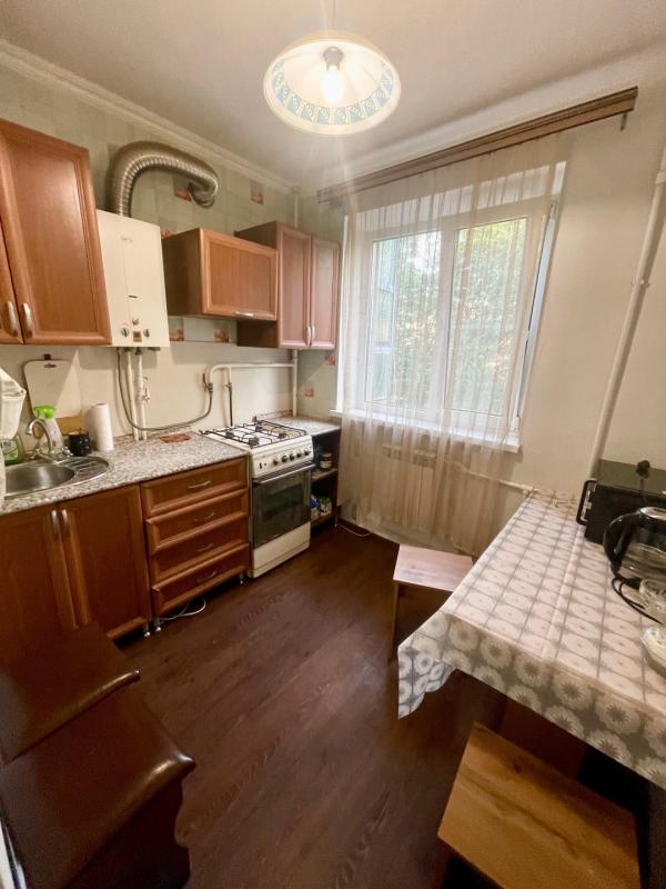 2-комн. квартира, 46 м², 3/5 этаж