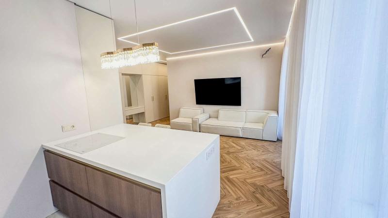 2-комн. квартира, 76 м², 6/16 этаж