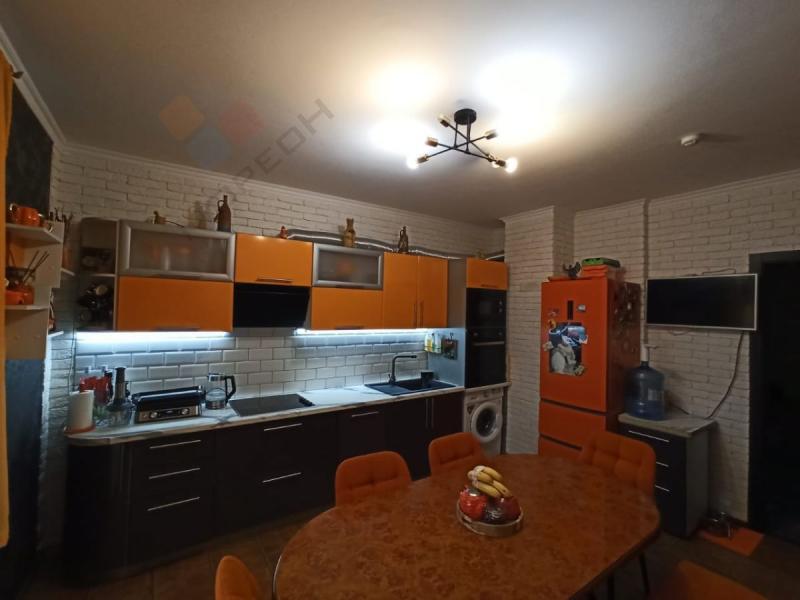 2-комн. квартира, 65.7 м², 3/18 этаж