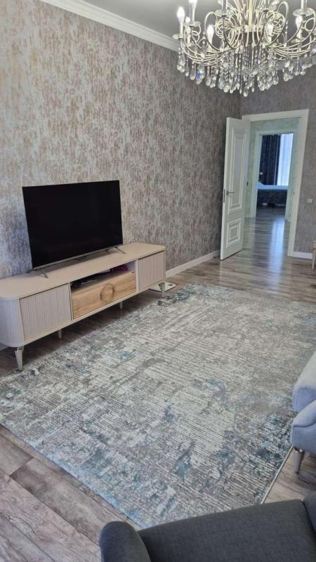 2-комн. квартира, 74 м², 9/10 этаж