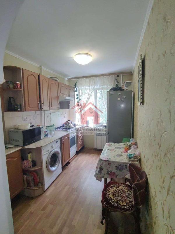 2-комн. квартира, 49 м², 3/9 этаж