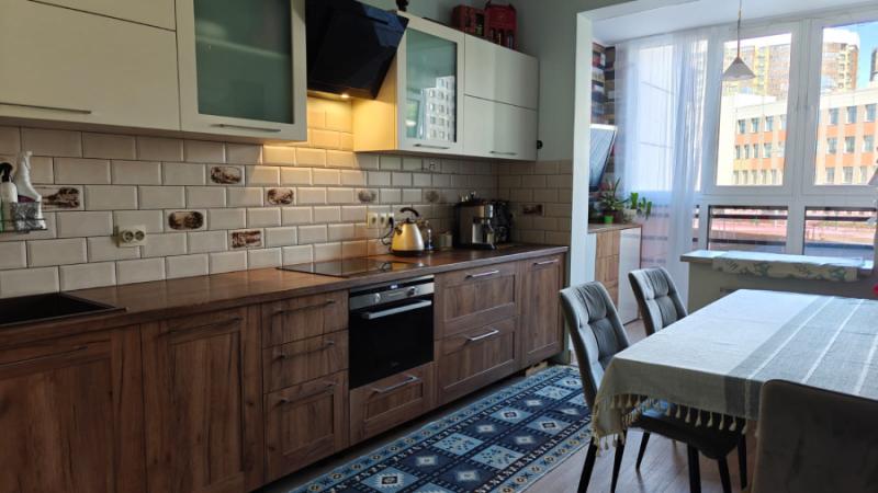 2-комн. квартира, 57 м², 2/25 этаж