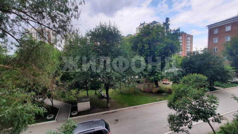 2-комн. квартира, 56 м², 2/5 этаж