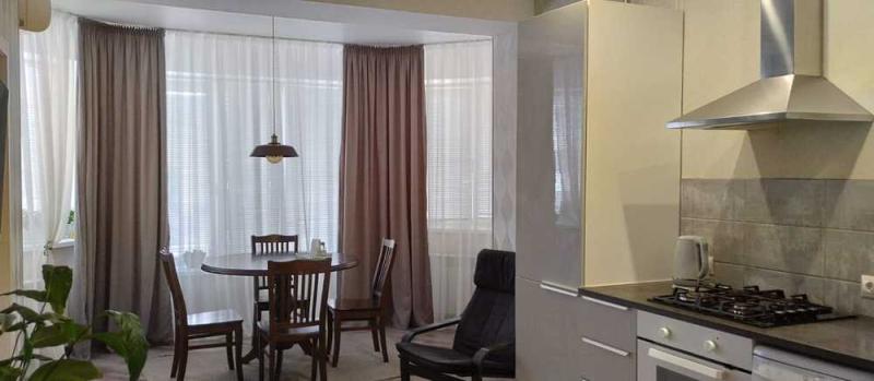 3-комн. квартира, 130 м², 3/9 этаж