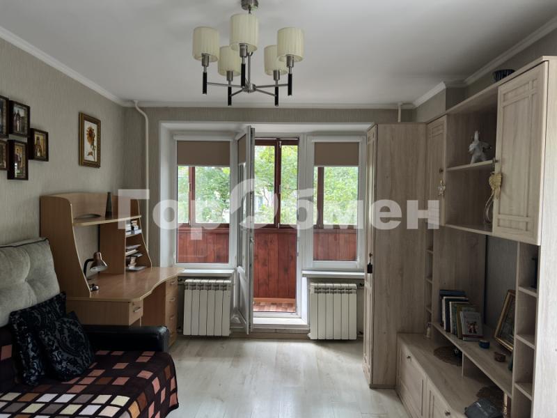 2-комн. квартира, 42 м², 3/5 этаж