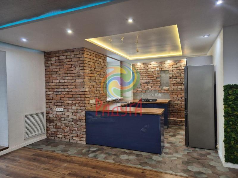 2-комн. квартира, 67 м², 3/10 этаж