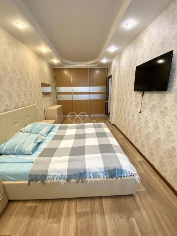 2-комн. квартира, 82 м², 4/17 этаж