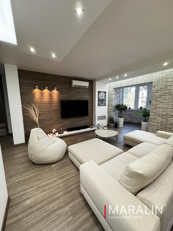 2-комн. квартира, 82 м², 3/9 этаж