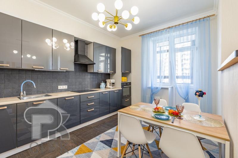 2-комн. квартира, 67 м², 8/15 этаж