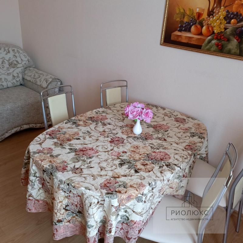 2-комн. квартира, 43 м², 2/3 этаж