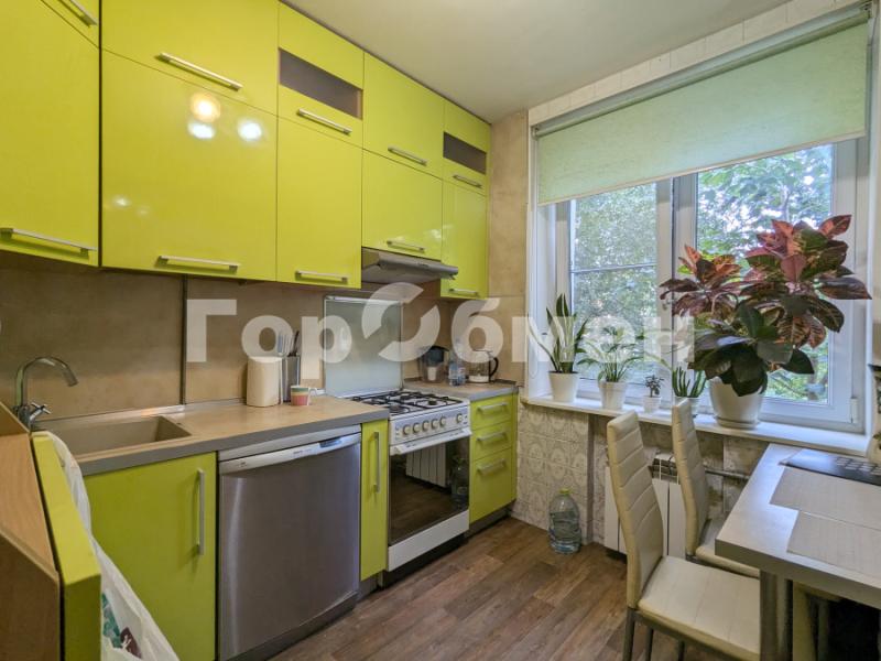 2-комн. квартира, 57 м², 3/6 этаж